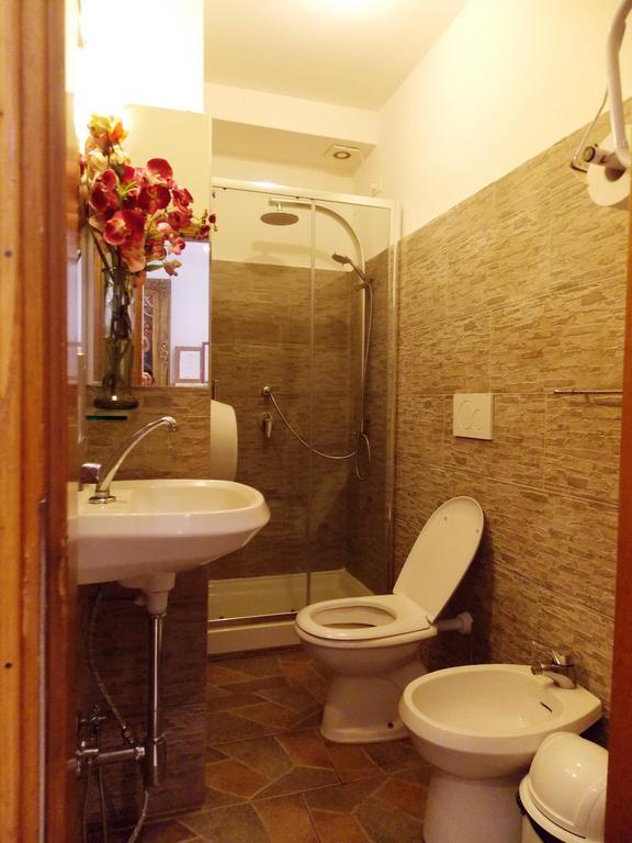 Hotel Fani Firenze Szoba fotó